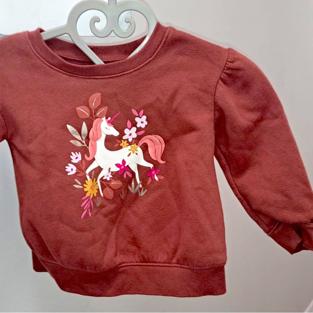 Bundle of 2 unicorn sweaters 3T-4T Old Navy